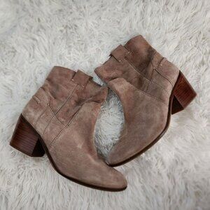 Vince‎ Camuto Maves Bootie Women's Size 9